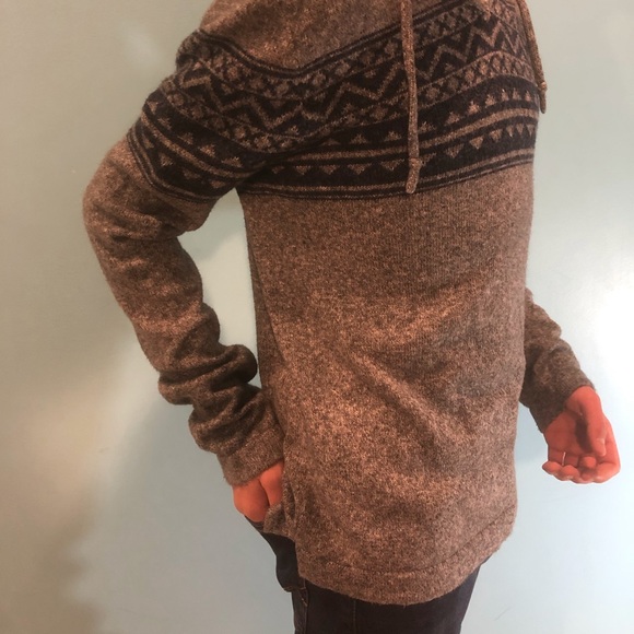 Wool pull over hoodie - Picture 1 of 3